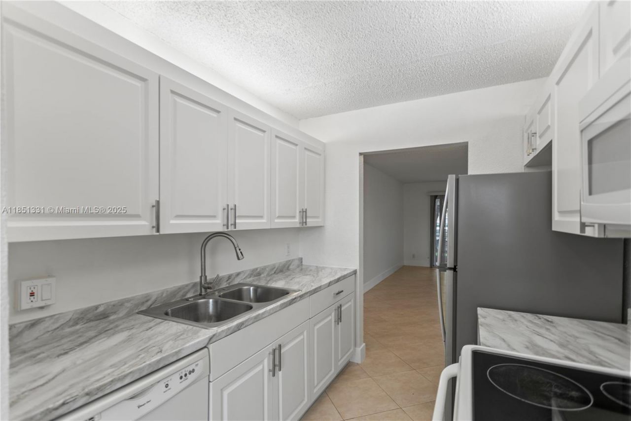 1400 SW 124th Ter, Unit 109Q, Pembroke Pines, FL 33027 Photo