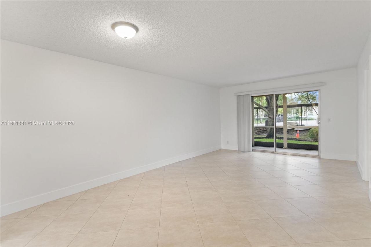 1400 SW 124th Ter, Unit 109Q, Pembroke Pines, FL 33027 Photo
