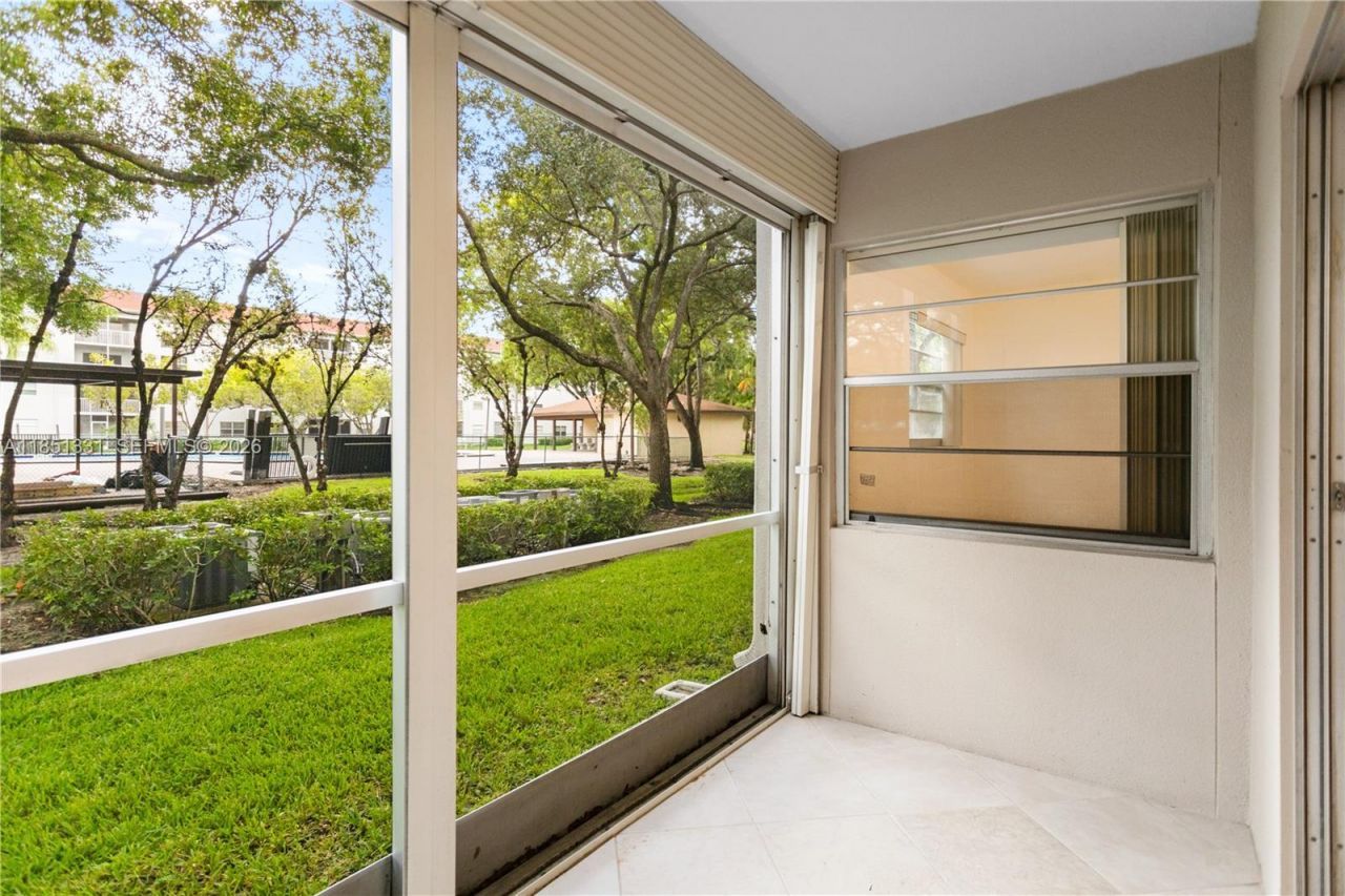 1400 SW 124th Ter, Unit 109Q, Pembroke Pines, FL 33027 Photo