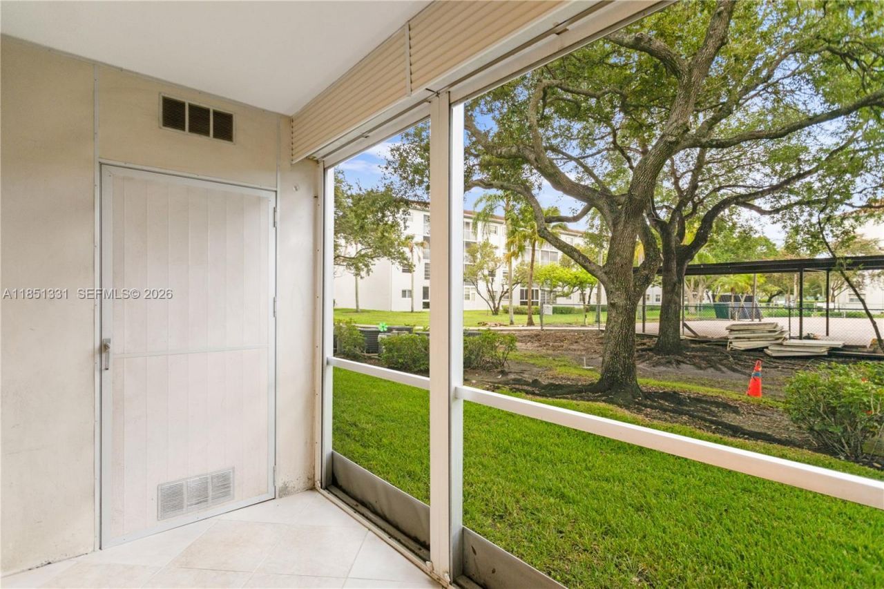 1400 SW 124th Ter, Unit 109Q, Pembroke Pines, FL 33027 Photo