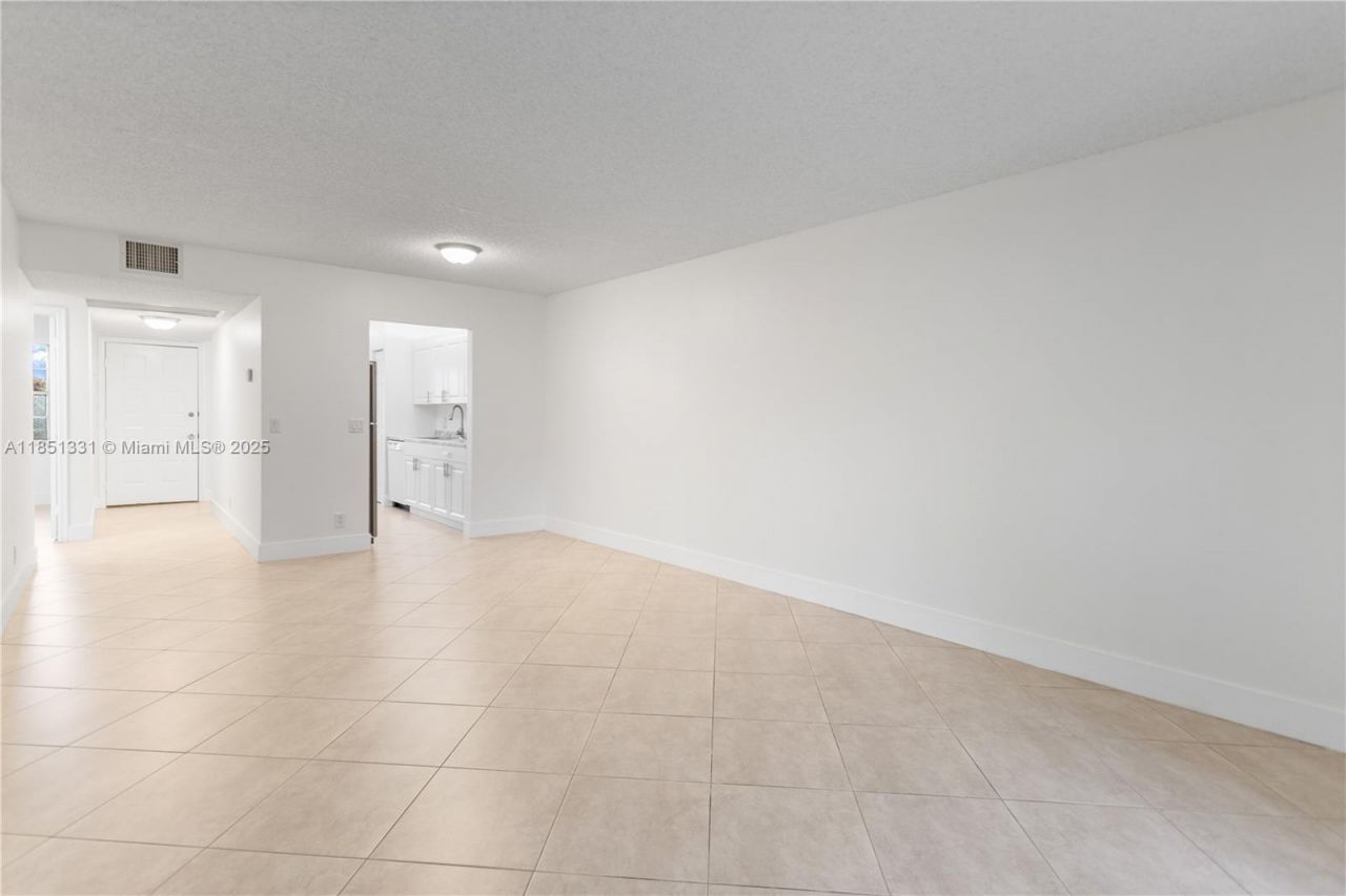 1400 SW 124th Ter, Unit 109Q, Pembroke Pines, FL 33027 Photo