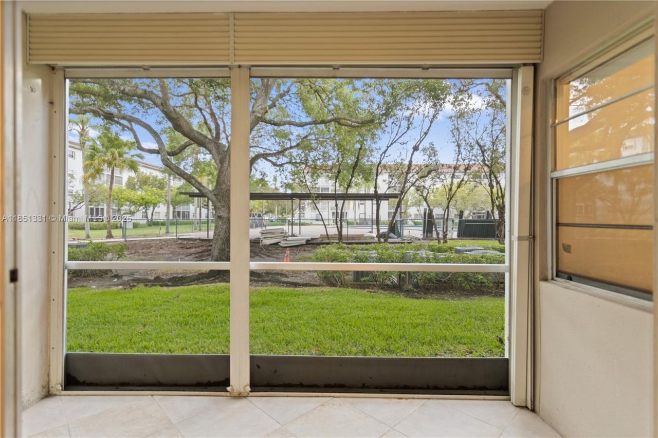 1400 SW 124th Ter, Unit 109Q, Pembroke Pines, FL 33027 Photo