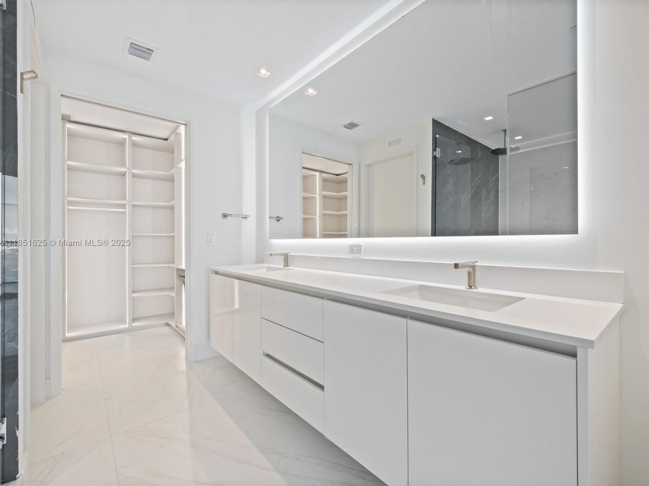 700 NE 24th St, Unit 4305, Miami, FL 33137 Photo