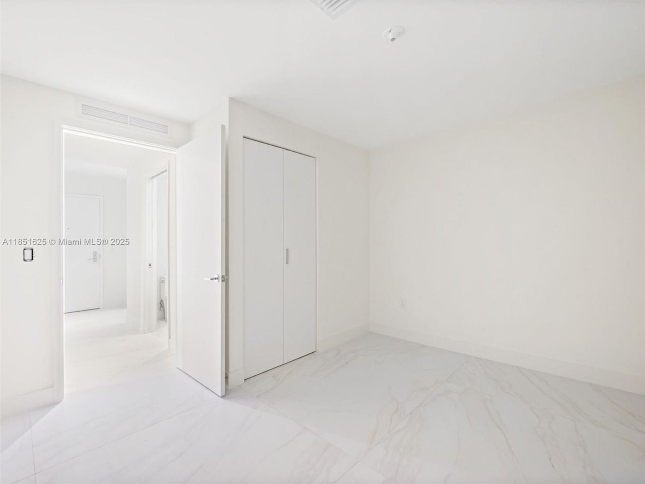 700 NE 24th St, Unit 4305, Miami, FL 33137 Photo