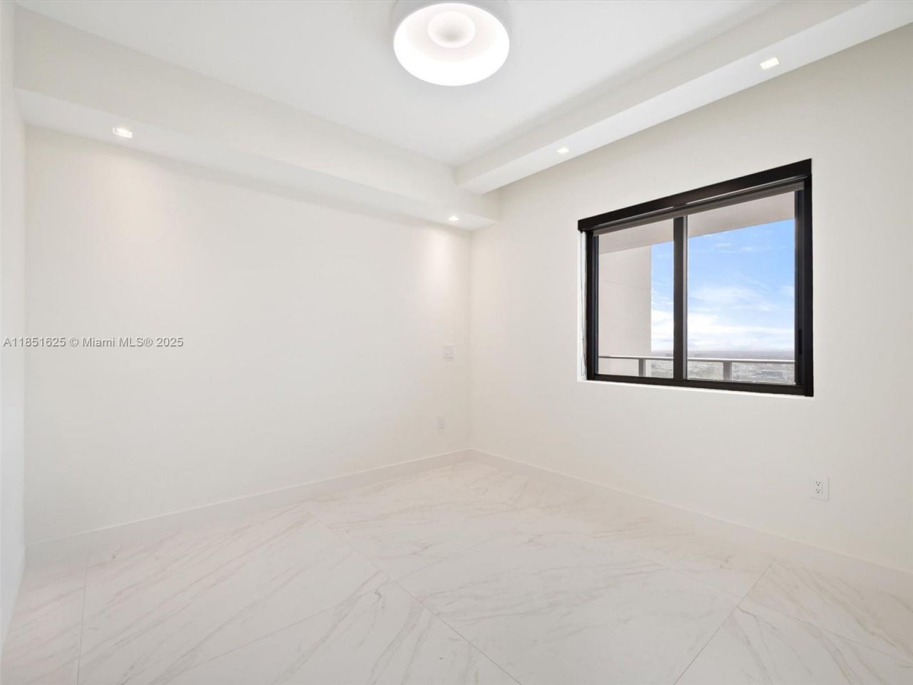 700 NE 24th St, Unit 4305, Miami, FL 33137 Photo