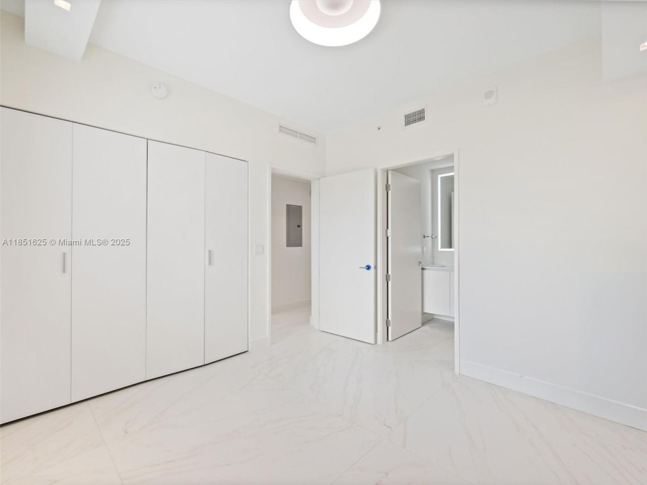 700 NE 24th St, Unit 4305, Miami, FL 33137 Photo