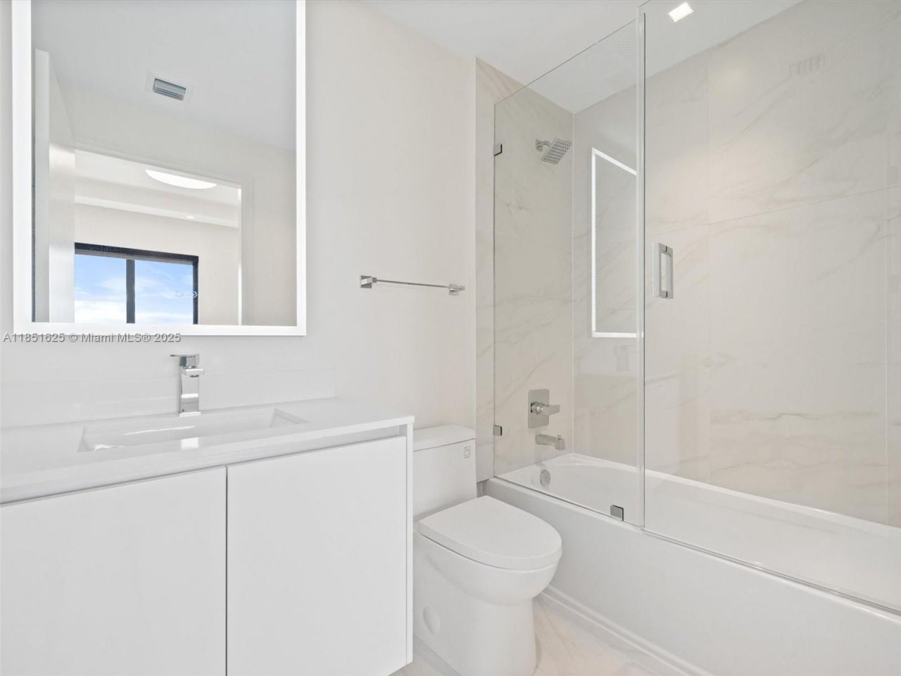 700 NE 24th St, Unit 4305, Miami, FL 33137 Photo