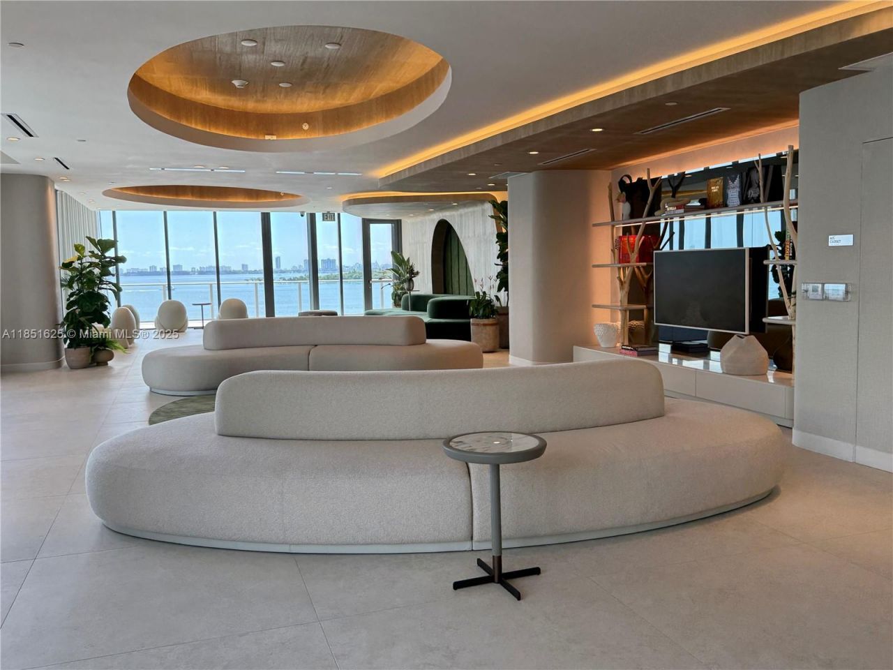 700 NE 24th St, Unit 4305, Miami, FL 33137 Photo