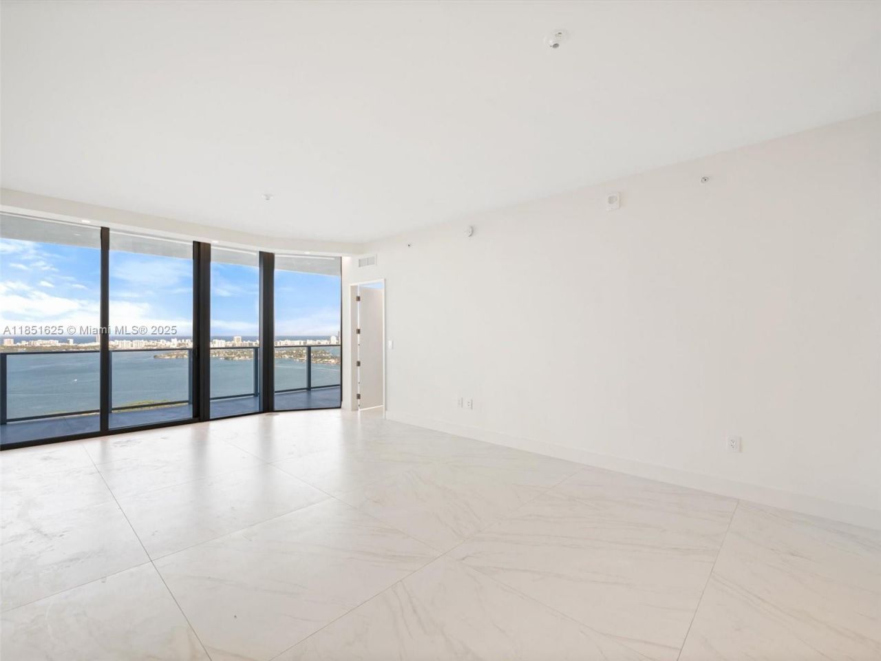 700 NE 24th St, Unit 4305, Miami, FL 33137 Photo