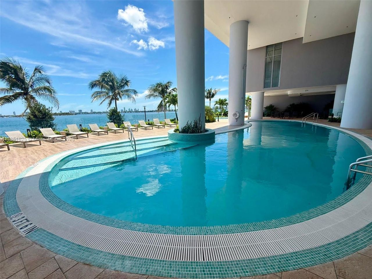 700 NE 24th St, Unit 4305, Miami, FL 33137 Photo