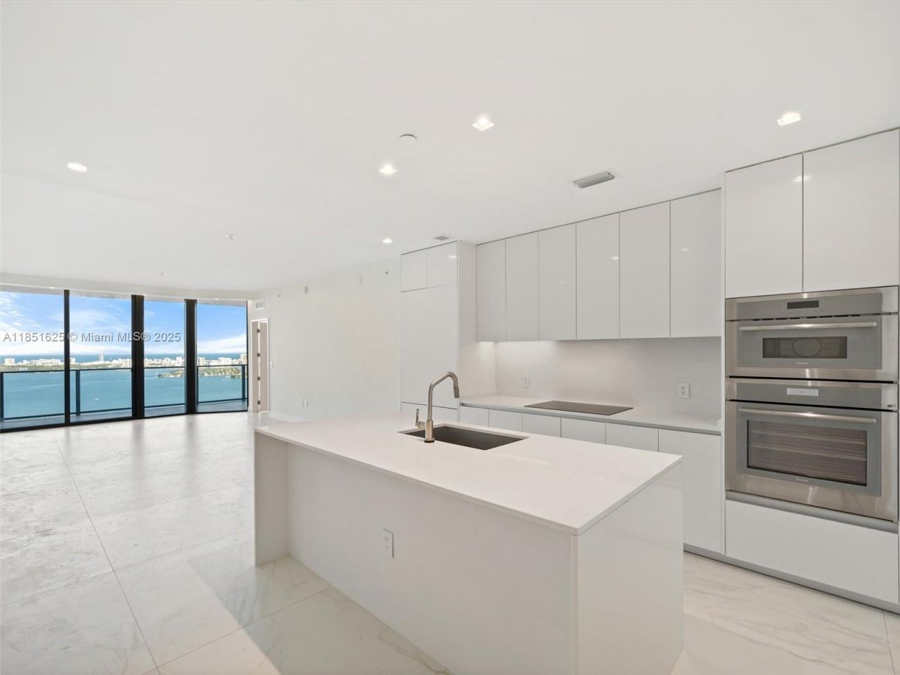 700 NE 24th St, Unit 4305, Miami, FL 33137 Photo