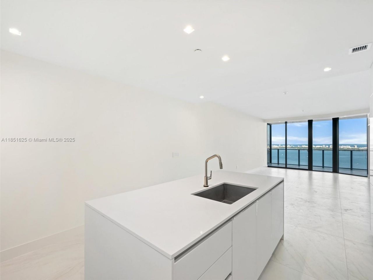 700 NE 24th St, Unit 4305, Miami, FL 33137 Photo