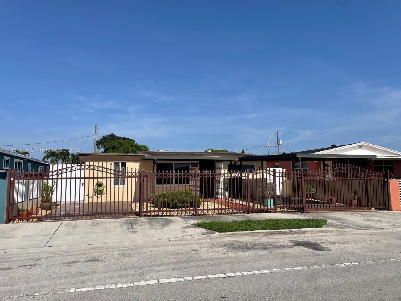 1847 W 2nd Ave, Hialeah, FL 33010 Photo