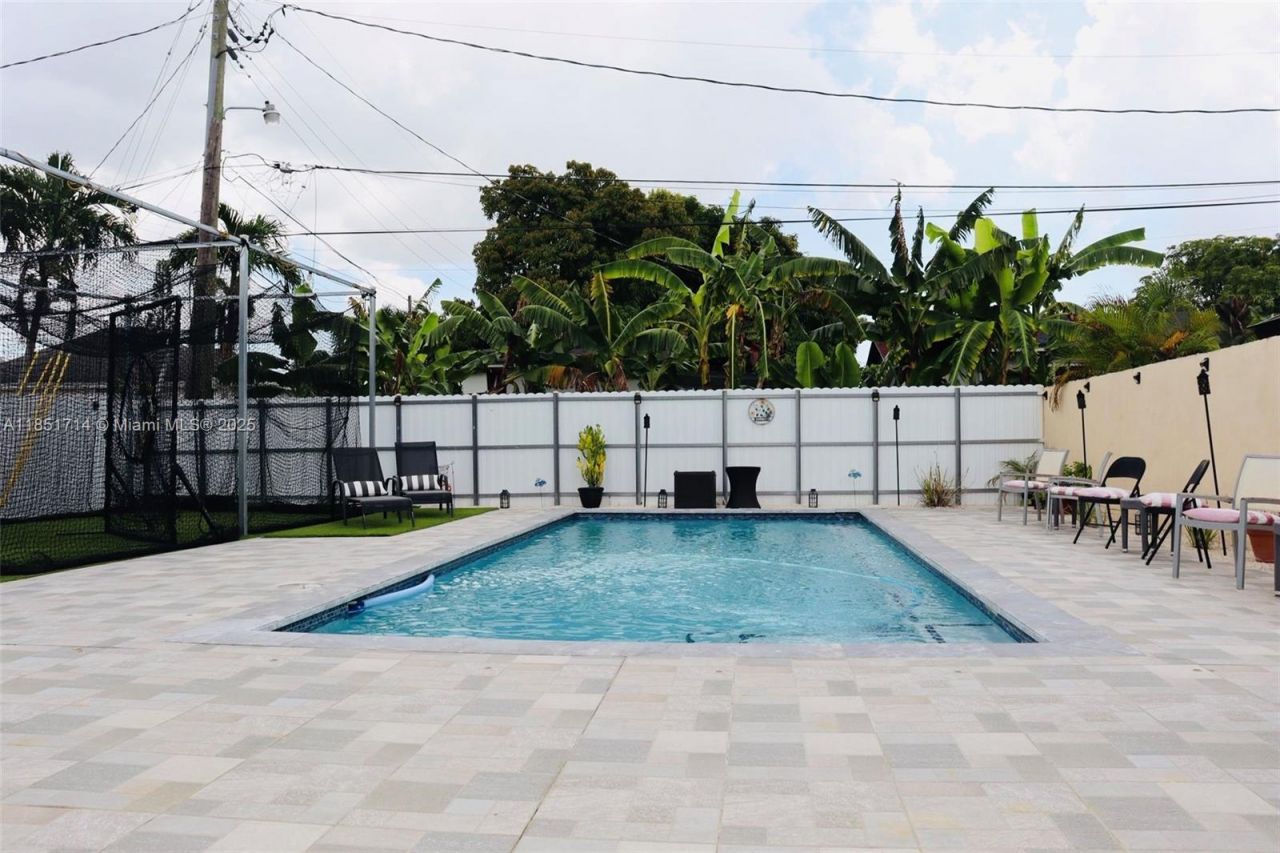 1847 W 2nd Ave, Hialeah, FL 33010 Photo