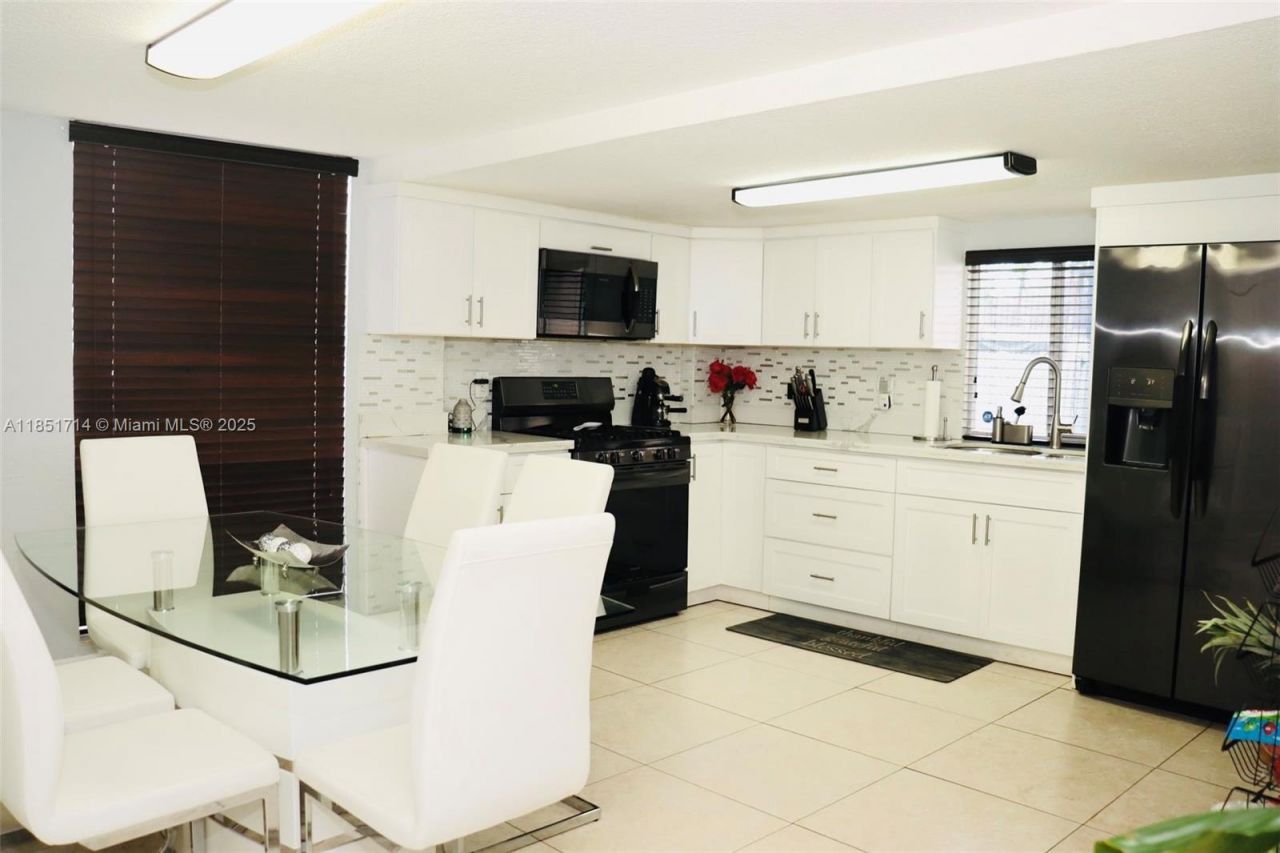 1847 W 2nd Ave, Hialeah, FL 33010 Photo