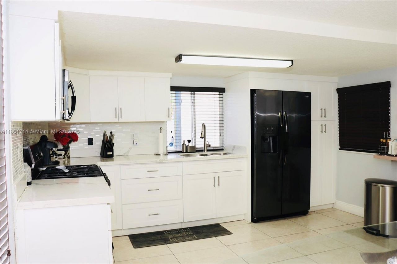 1847 W 2nd Ave, Hialeah, FL 33010 Photo