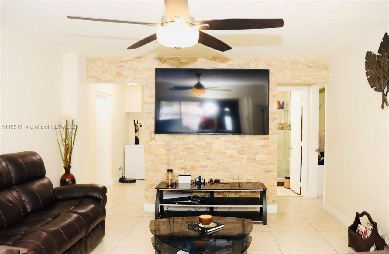 1847 W 2nd Ave, Hialeah, FL 33010 Photo