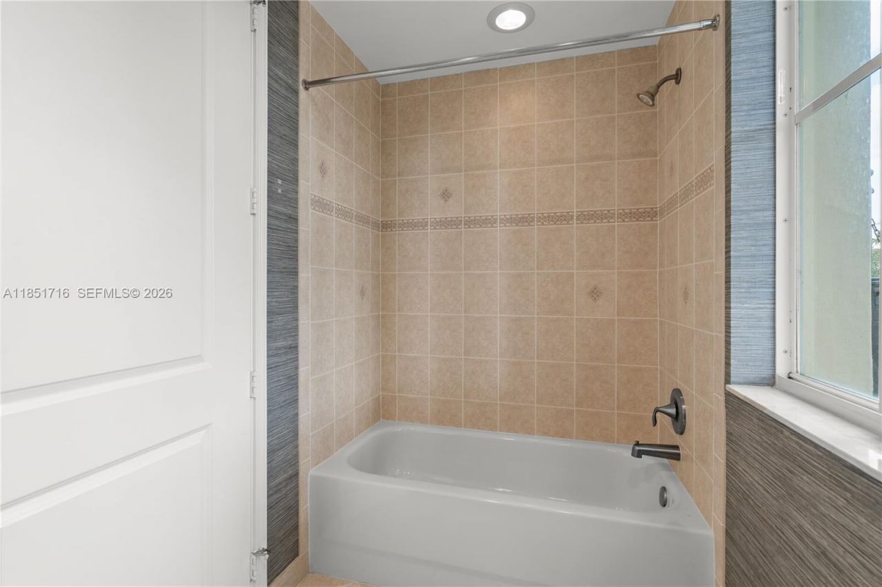 3055 NW 126th Ave, Unit 107, Sunrise, FL 33323 Photo