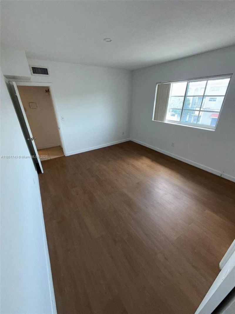 13700 NE 6th Ave, Unit 301, North Miami, FL 33161 Photo