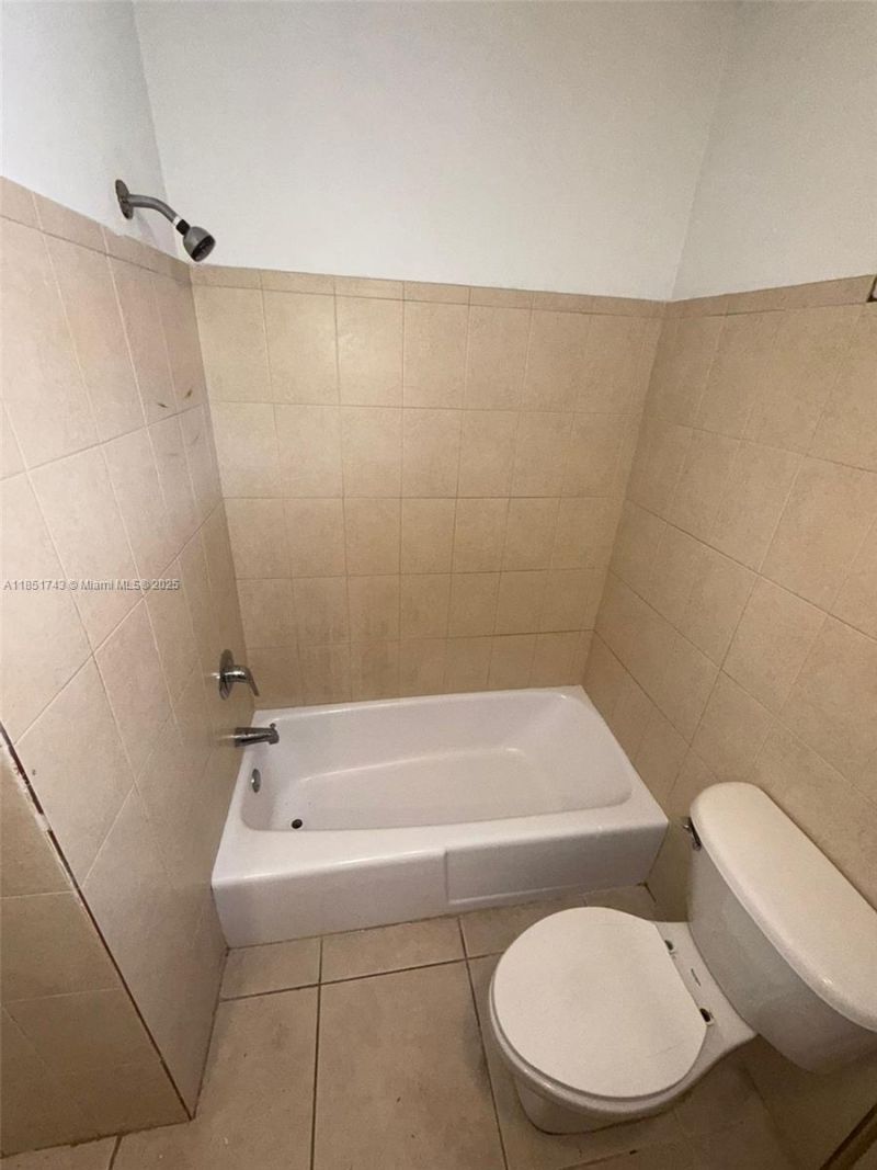 13700 NE 6th Ave, Unit 301, North Miami, FL 33161 Photo