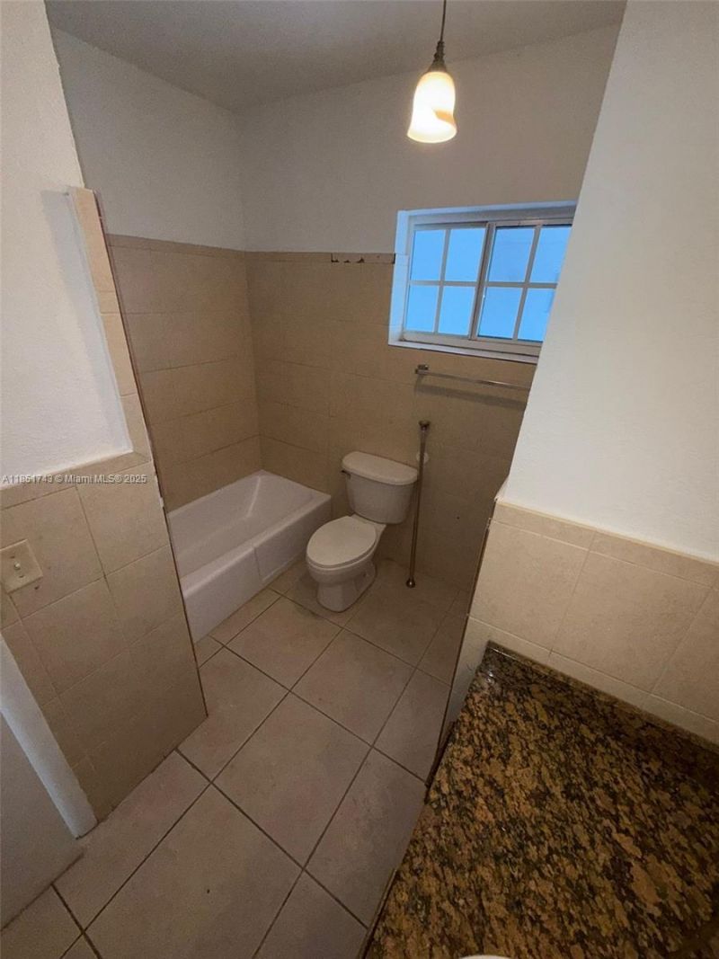 13700 NE 6th Ave, Unit 301, North Miami, FL 33161 Photo