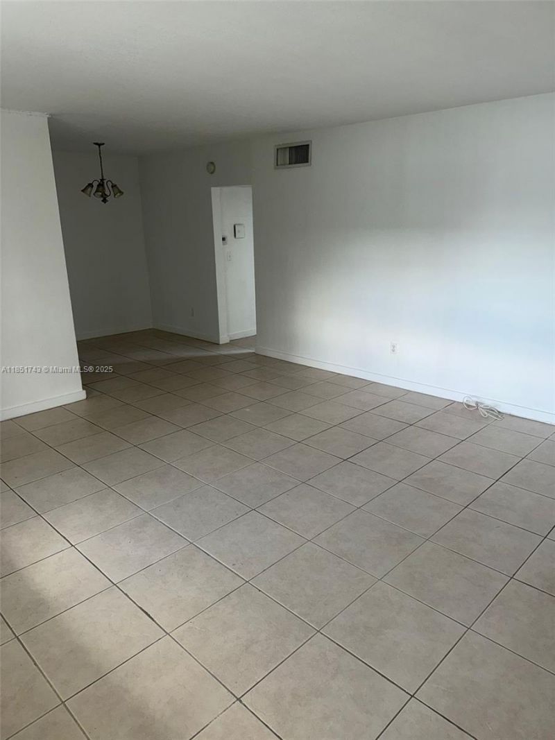 13700 NE 6th Ave, Unit 301, North Miami, FL 33161 Photo
