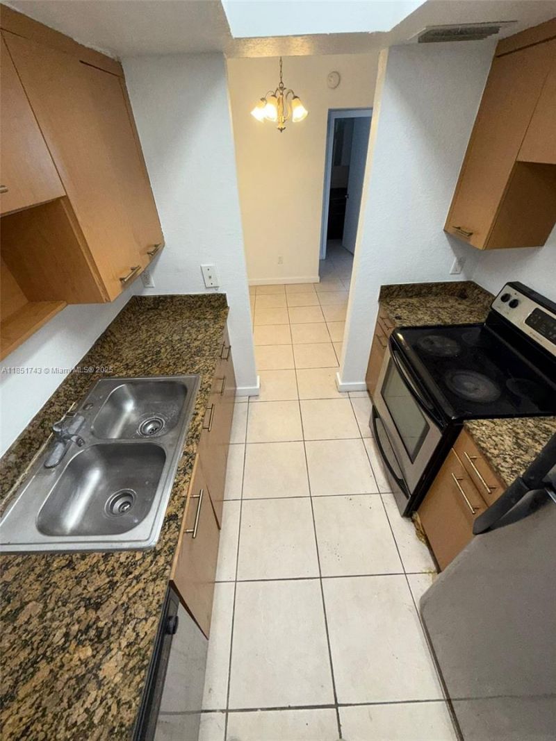 13700 NE 6th Ave, Unit 301, North Miami, FL 33161 Photo