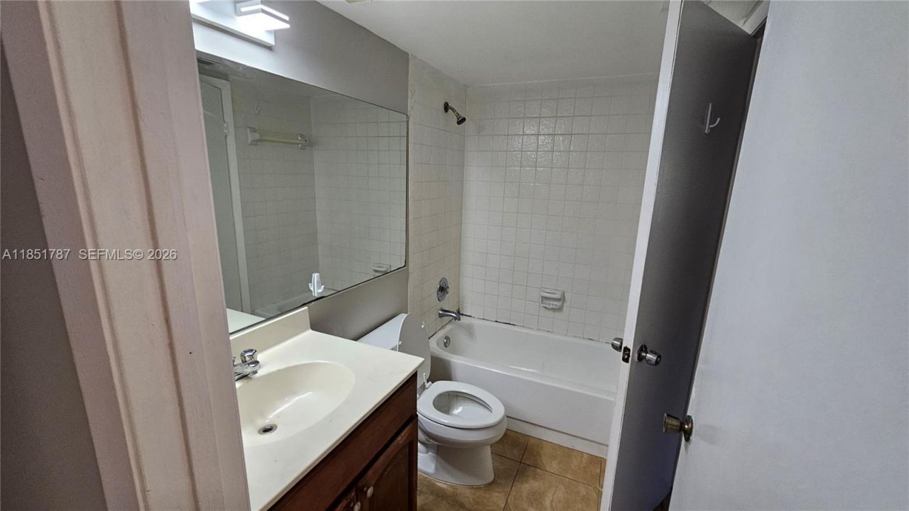 9877 Westview Dr, Unit 628, Coral Springs, FL 33076 Photo