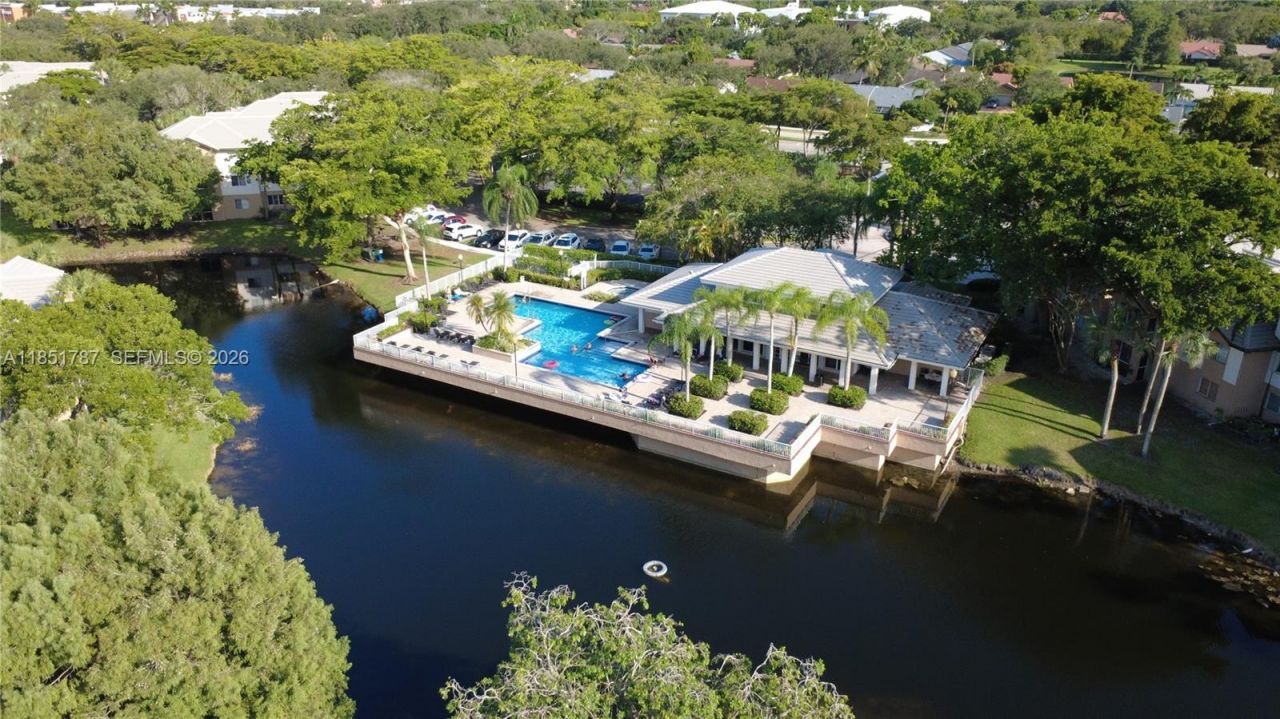 9877 Westview Dr, Unit 628, Coral Springs, FL 33076 Photo