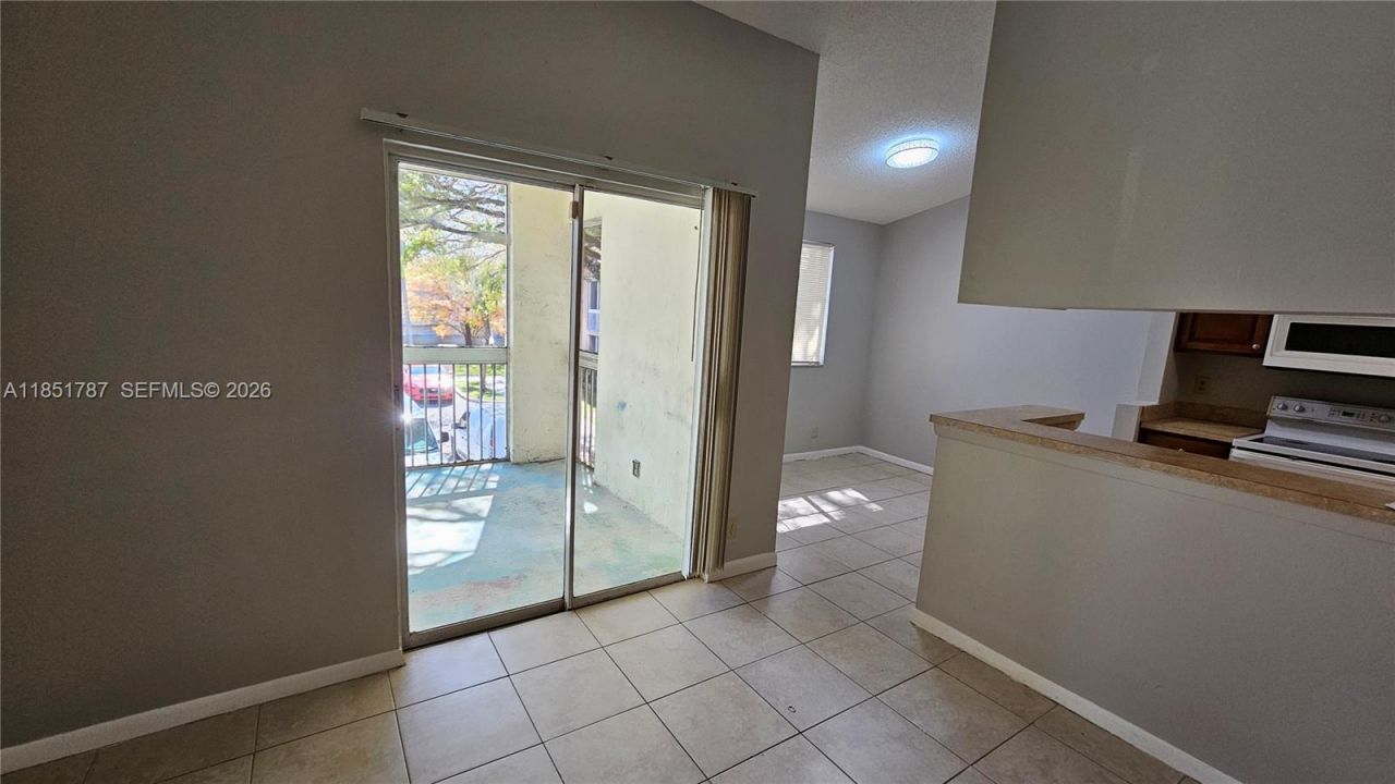 9877 Westview Dr, Unit 628, Coral Springs, FL 33076 Photo