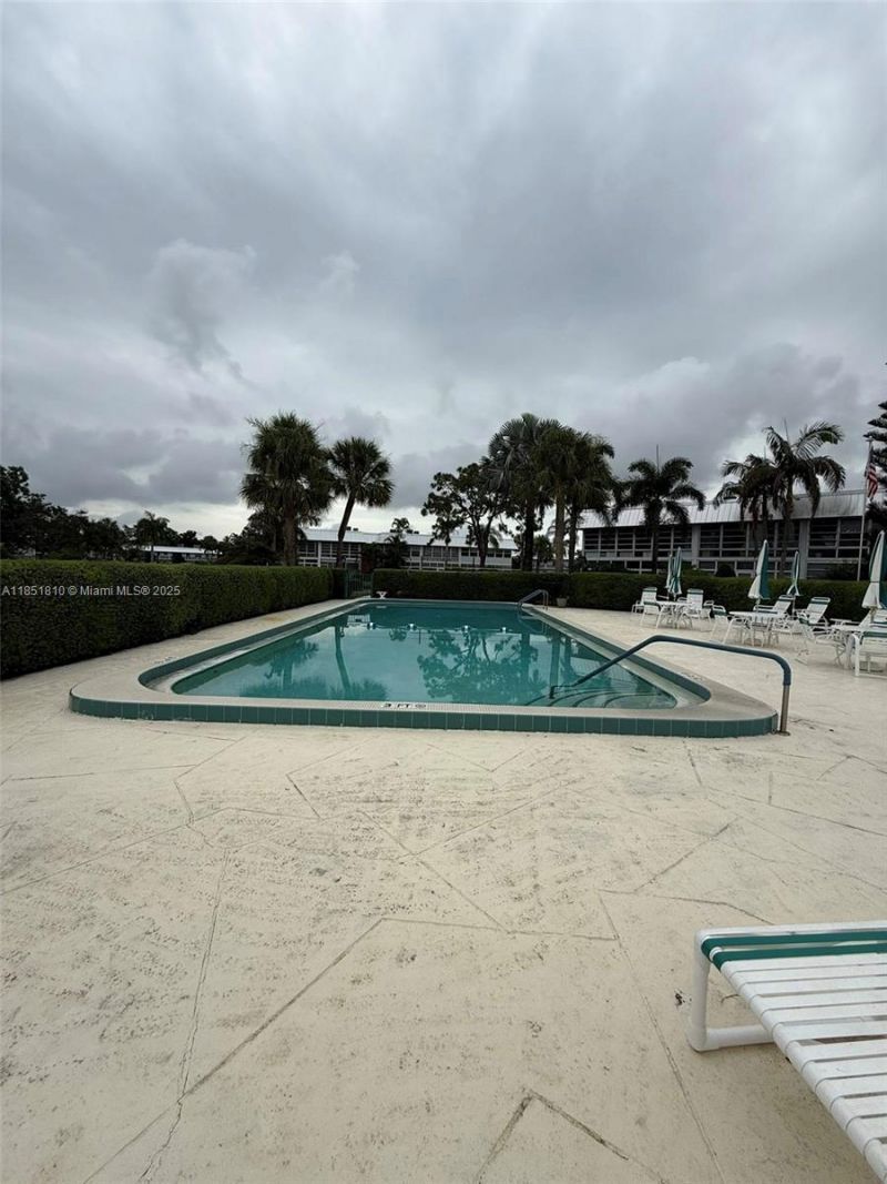 2929 SE Ocean Blvd, Unit 143-10, Stuart, FL 34996 Photo