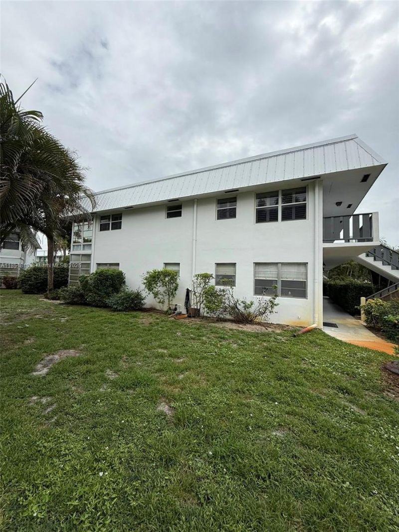 2929 SE Ocean Blvd, Unit 143-10, Stuart, FL 34996 Photo