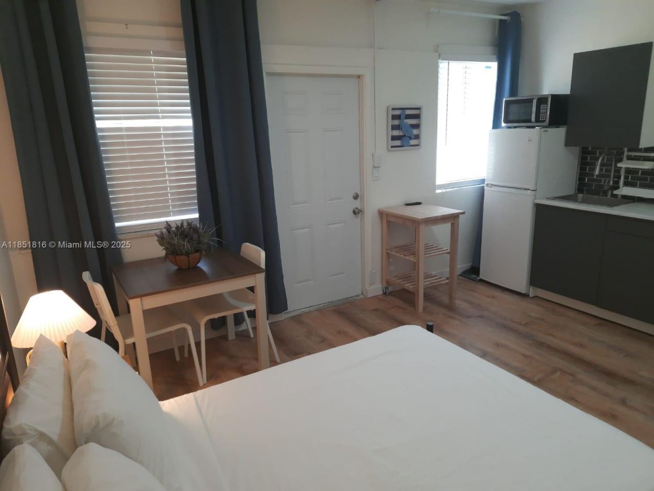 709 NE 2nd Ct, Unit 2, Hallandale Beach, FL 33009 Photo