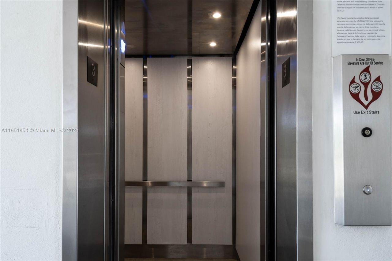 581 Blue Heron Dr, Unit 301-B, Hallandale Beach, FL 33009 Photo