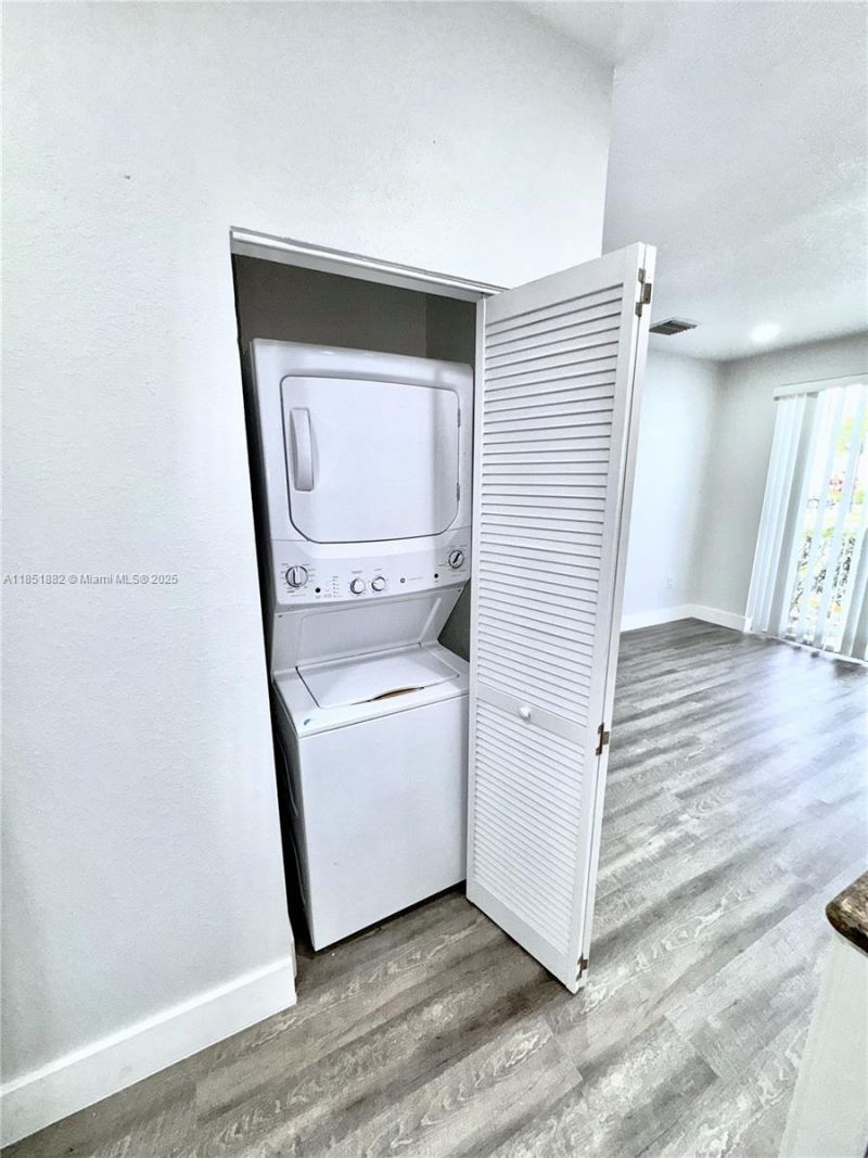 2933 SE 2nd Dr, Unit 2, Homestead, FL 33033 Photo