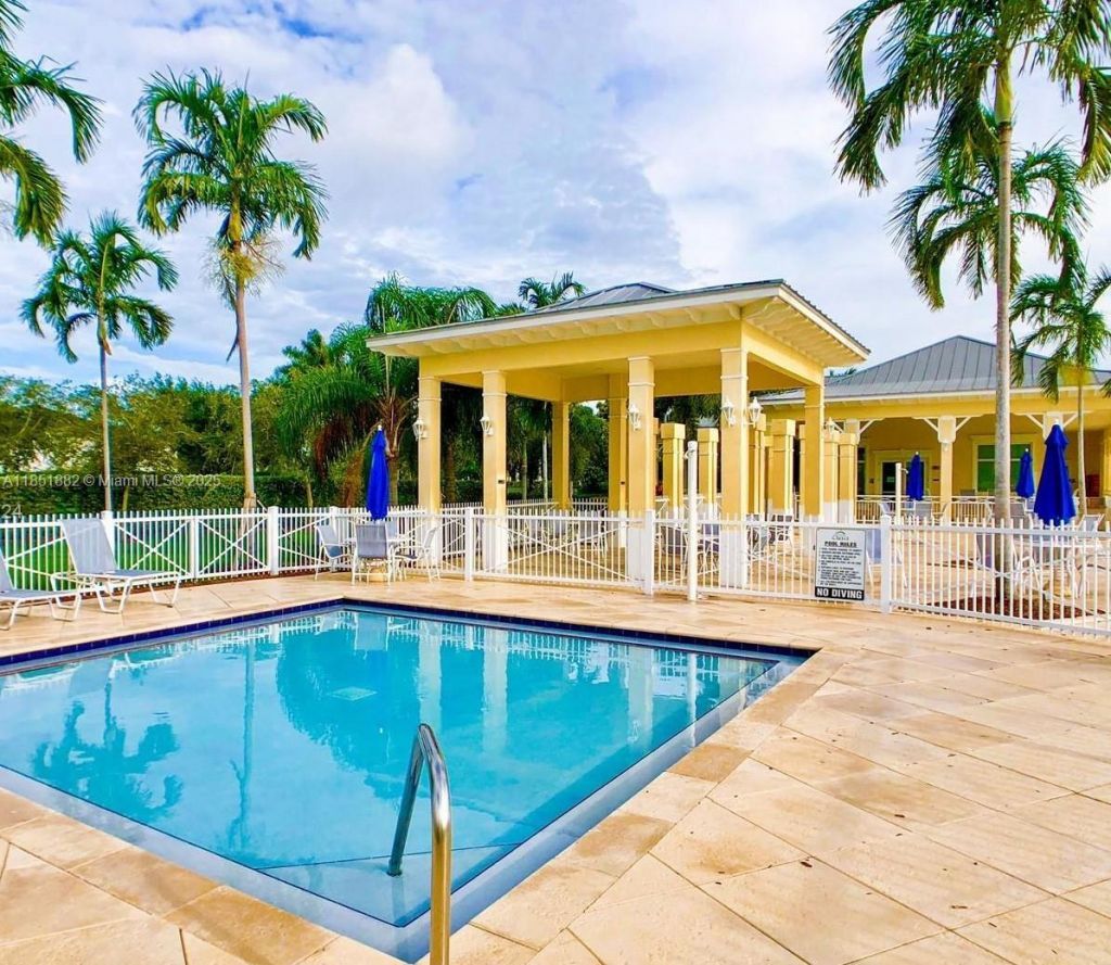 2933 SE 2nd Dr, Unit 2, Homestead, FL 33033 Photo