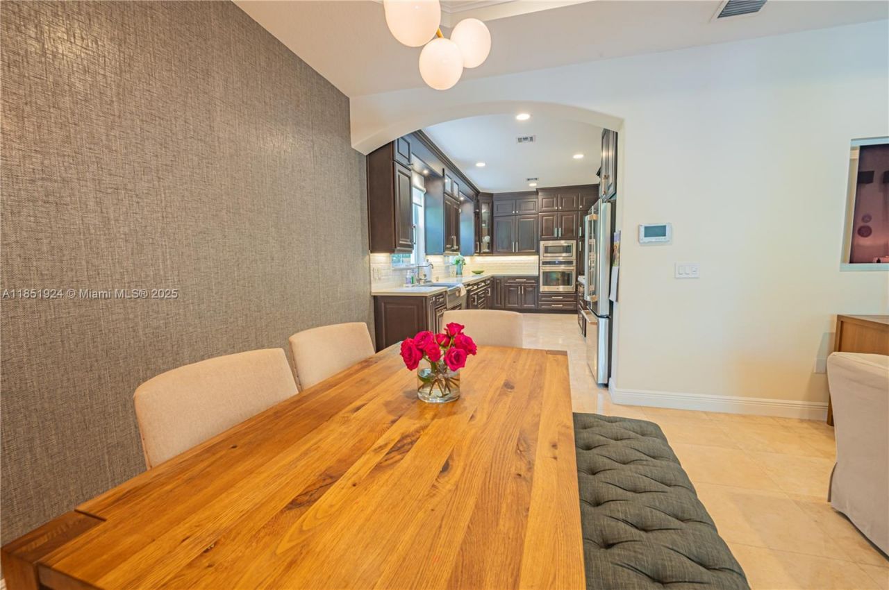 5815 SW 27th St, Miami, FL 33155 Photo