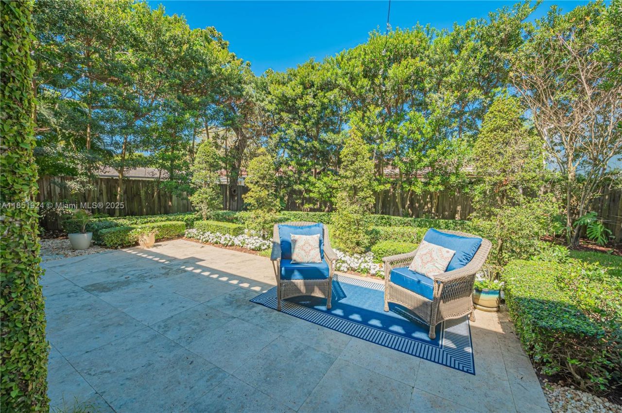 5815 SW 27th St, Miami, FL 33155 Photo