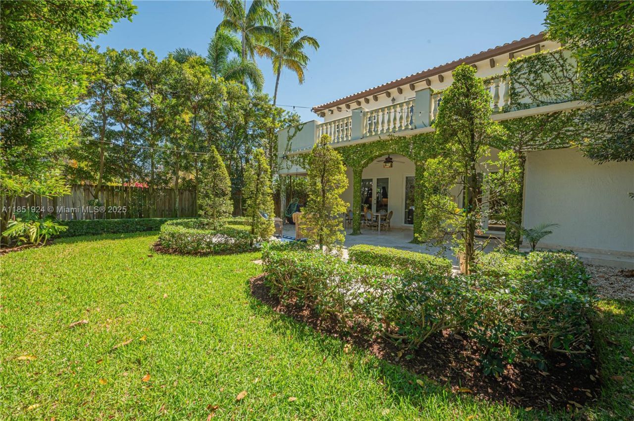 5815 SW 27th St, Miami, FL 33155 Photo