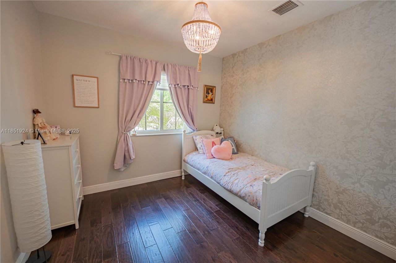 5815 SW 27th St, Miami, FL 33155 Photo