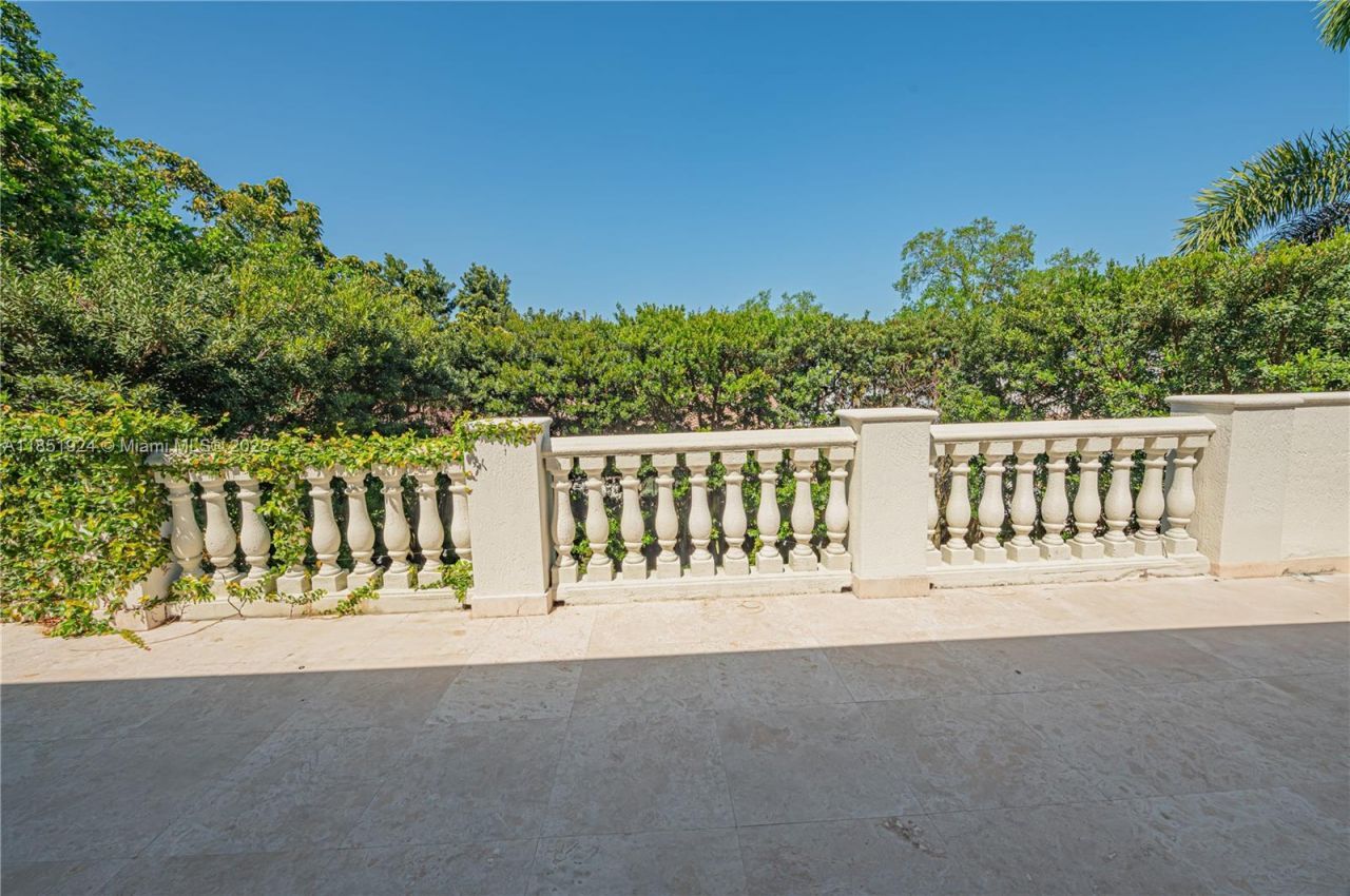 5815 SW 27th St, Miami, FL 33155 Photo