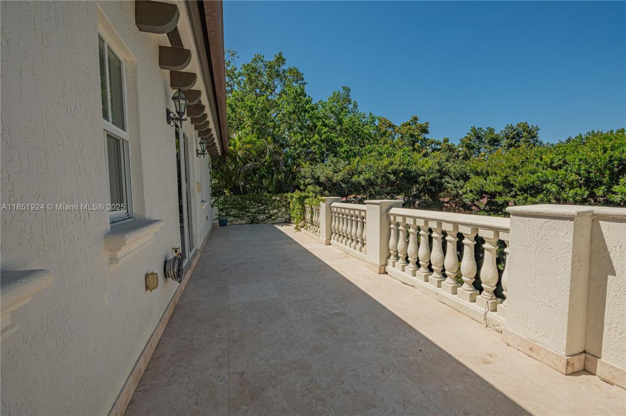 5815 SW 27th St, Miami, FL 33155 Photo