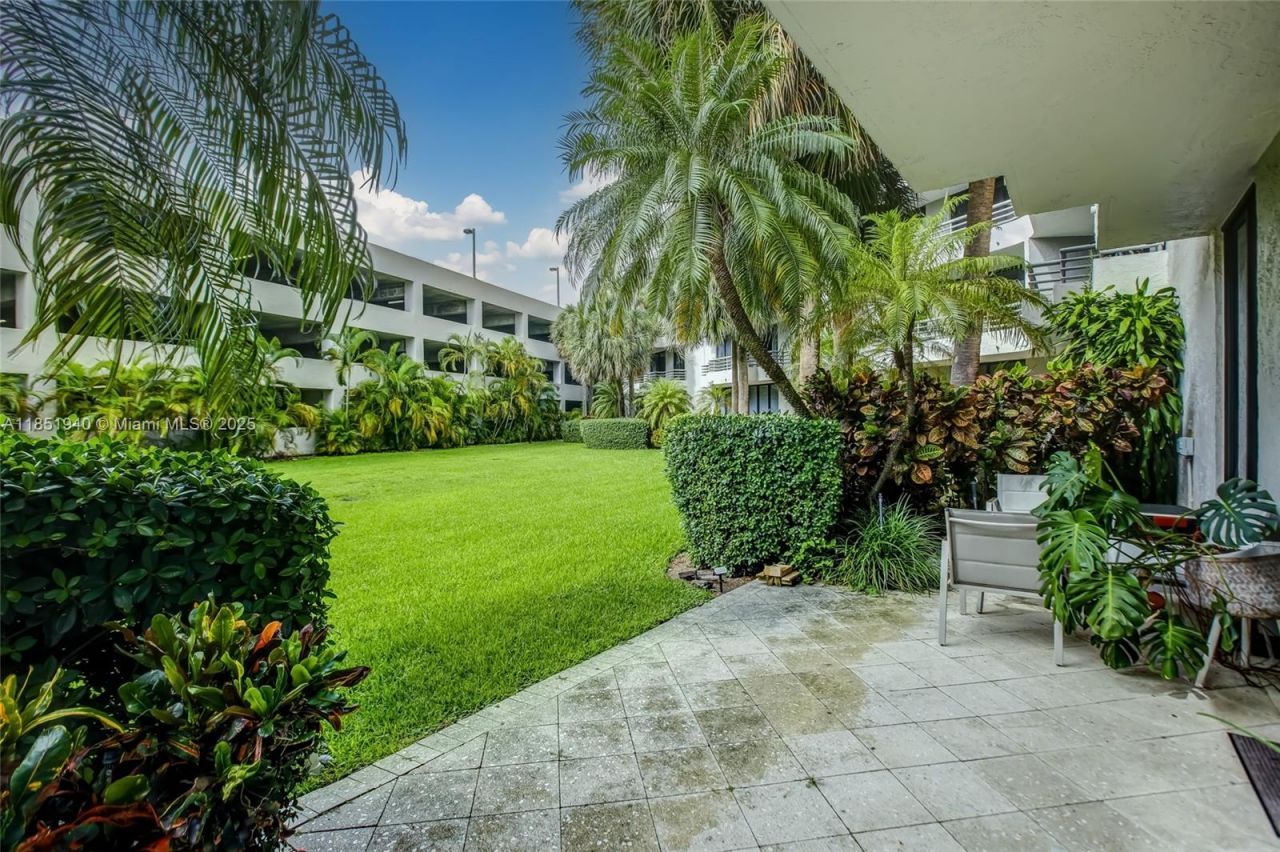 3300 NE 191st St, Unit 114, Aventura, FL 33180 Photo