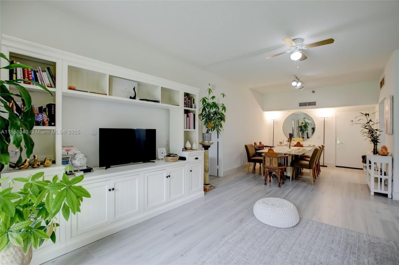 3300 NE 191st St, Unit 114, Aventura, FL 33180 Photo