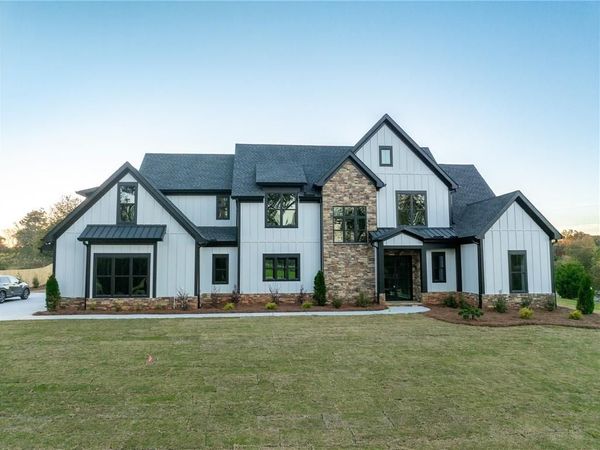 2275 Dr Bramblett Road, Cumming, GA 30028