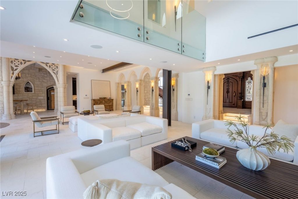 2928 Coast Line Court, Las Vegas, NV 89117