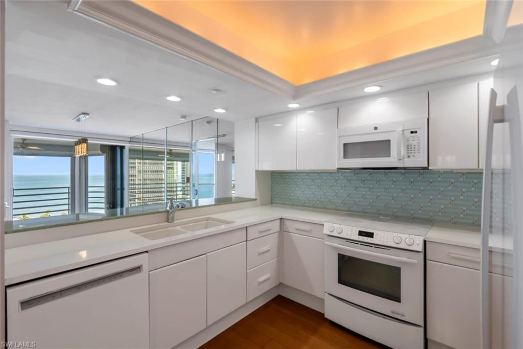 4751 Gulf Shore Blvd N, Unit 1406, Naples, FL 34103 Photo