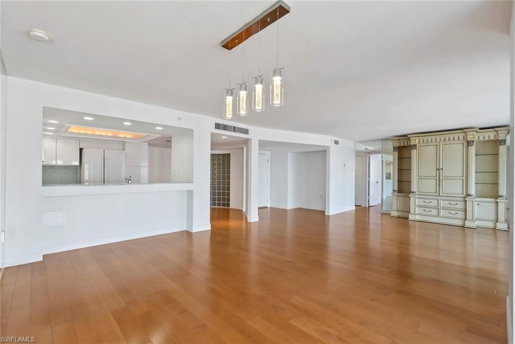 4751 Gulf Shore Blvd N, Unit 1406, Naples, FL 34103 Photo