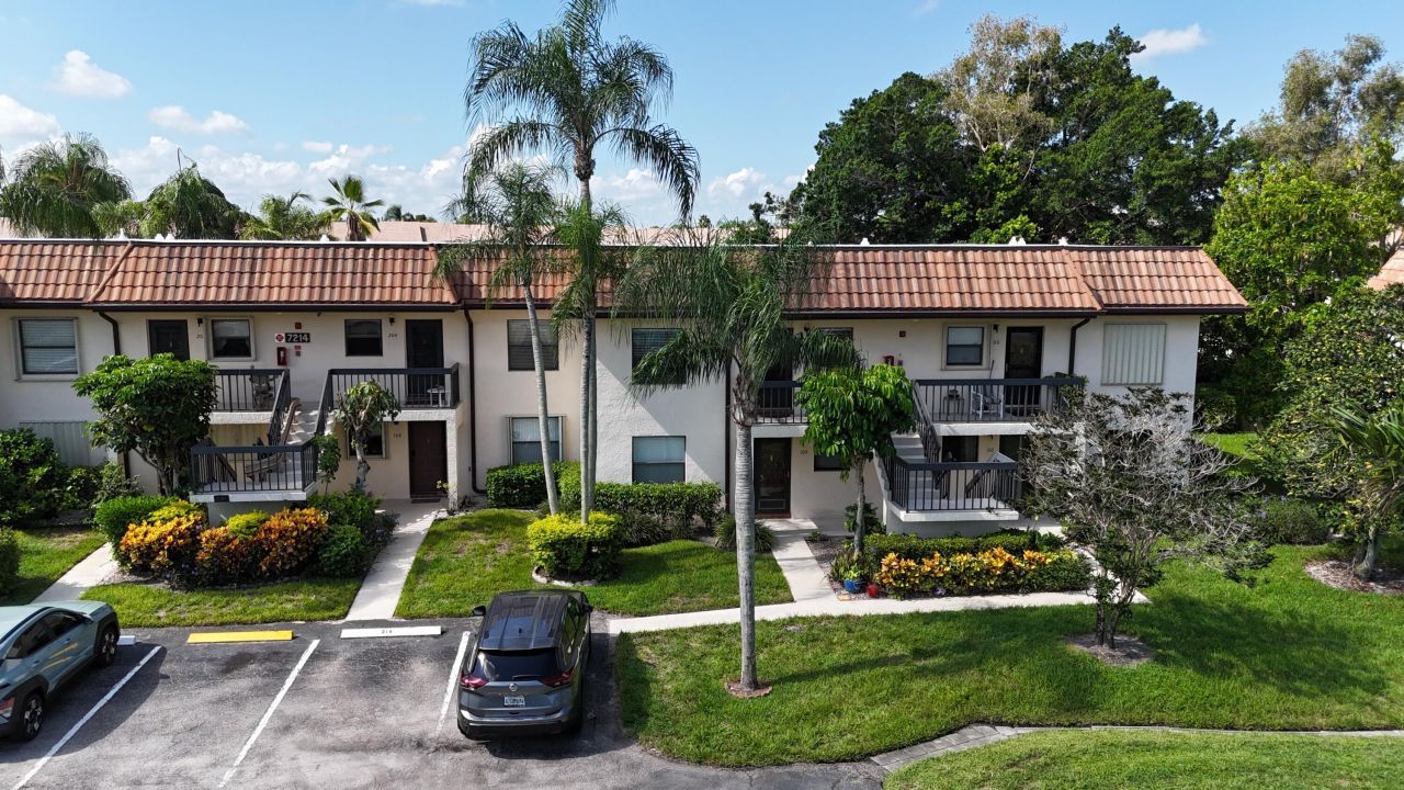 7214 Golf Colony Court, Unit 205, Lake Worth, FL 33467 Photo
