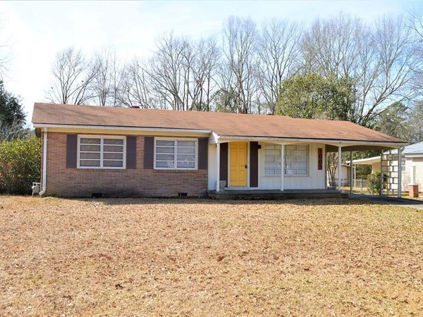 1005 Northwest Street, McComb, MS 39648